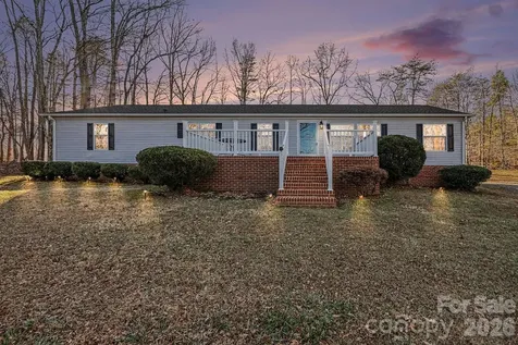 1115 Cross Creek Drive Walnut Cove NC 27052