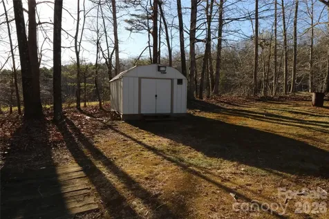 1115 Cross Creek Drive Walnut Cove NC 27052