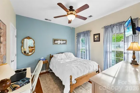 709 Heddington Court Gastonia NC 28056