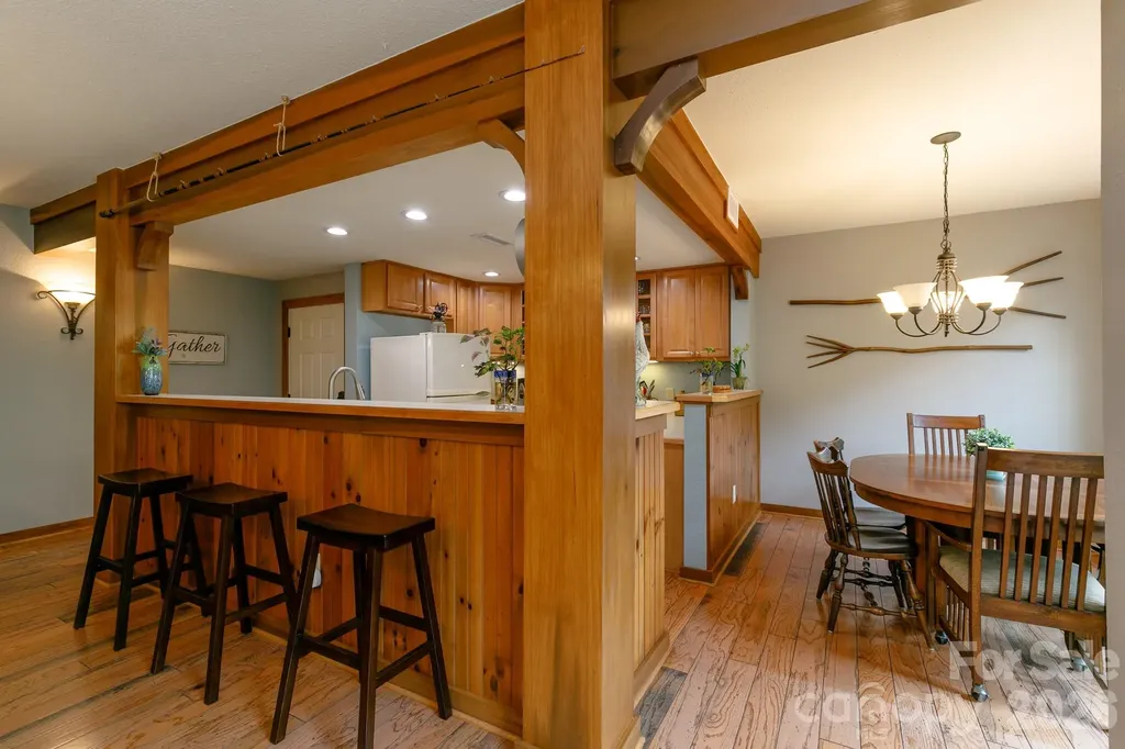222 Creekside Way Burnsville NC 28714