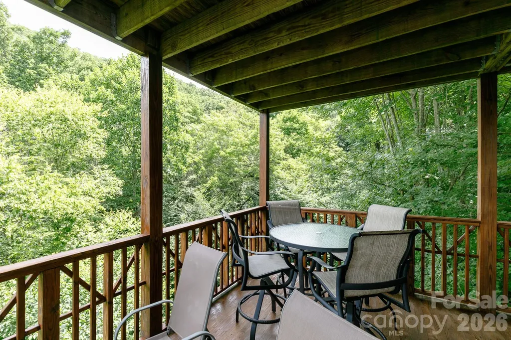 222 Creekside Way Burnsville NC 28714