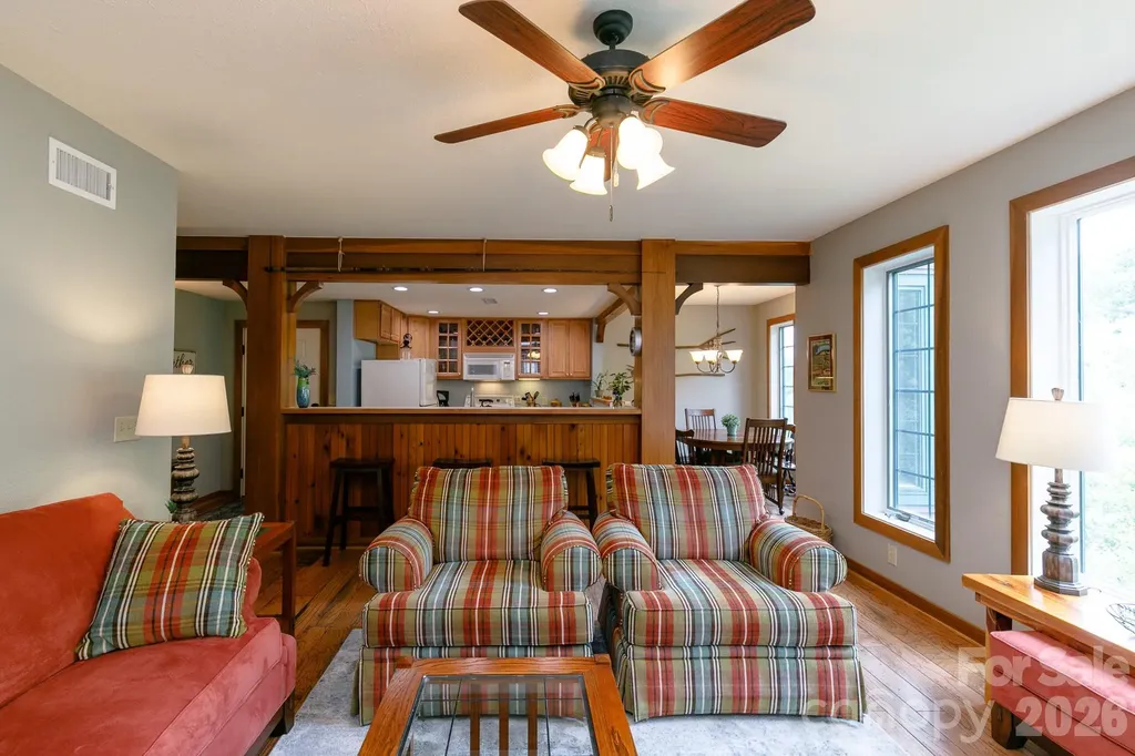 222 Creekside Way Burnsville NC 28714