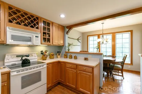 222 Creekside Way Burnsville NC 28714