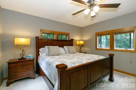 222 Creekside Way Burnsville NC 28714