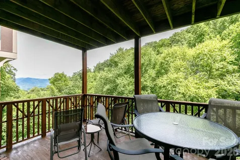 222 Creekside Way Burnsville NC 28714