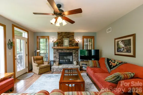 222 Creekside Way Burnsville NC 28714