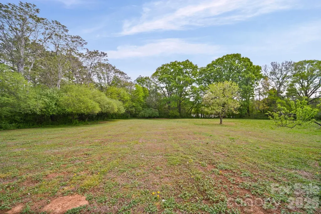 8592 Amanda Lane Norwood NC 28128