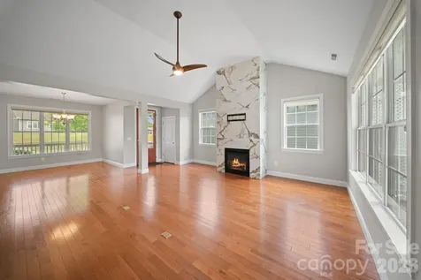 14 Rose Creek Road Leicester NC 28748