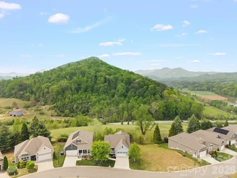 14 Rose Creek Road Leicester NC 28748