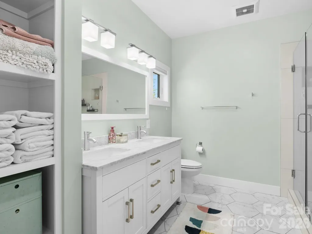 46 Rumbough Place Asheville NC 28806