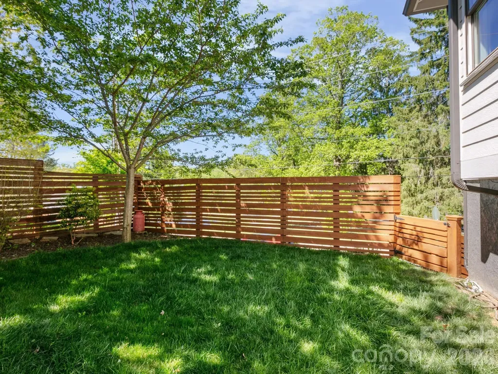 46 Rumbough Place Asheville NC 28806
