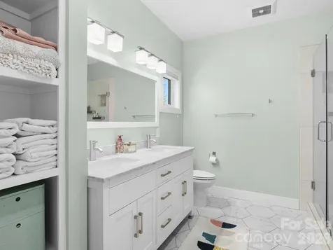 46 Rumbough Place Asheville NC 28806