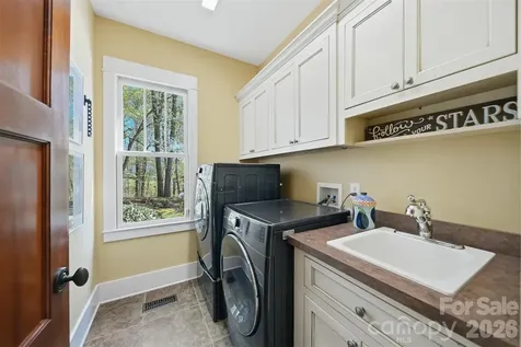 2748 Trent Drive NE Conover NC 28613