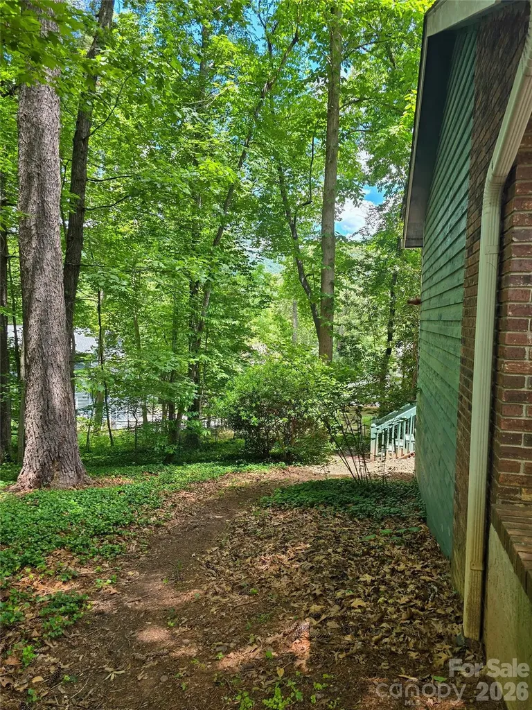 26 Autumn Ridge Lane Asheville NC 28803