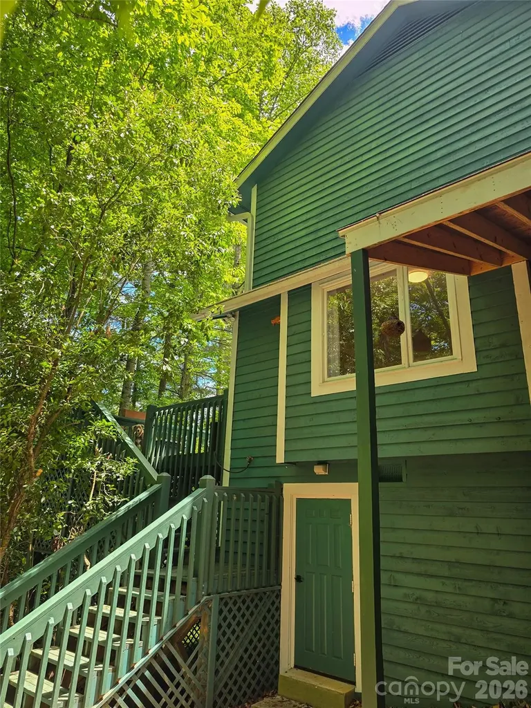 26 Autumn Ridge Lane Asheville NC 28803