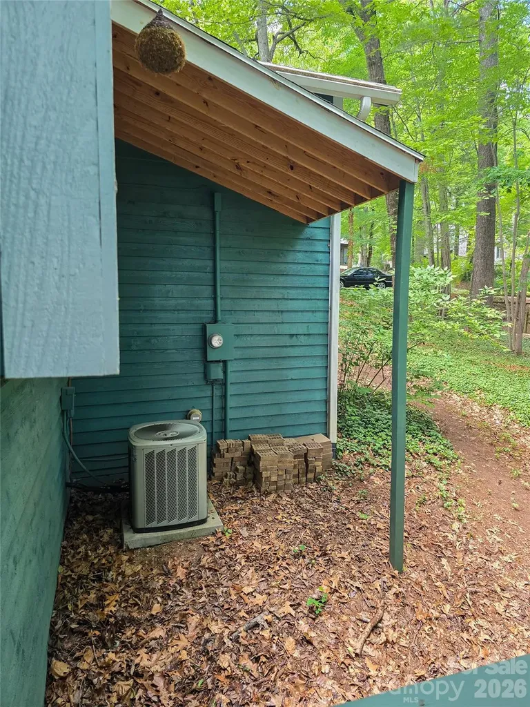26 Autumn Ridge Lane Asheville NC 28803