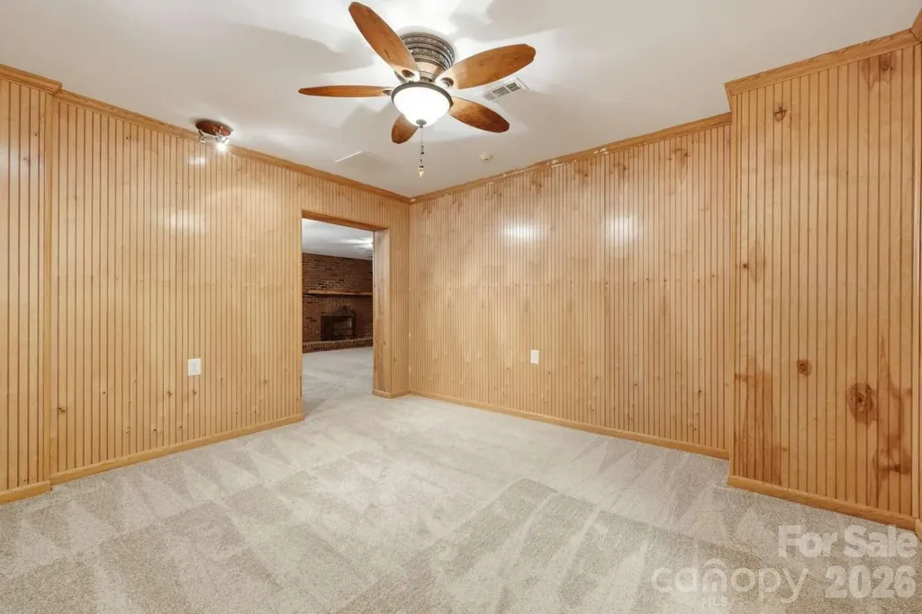 3811 Pinecrest Drive NE Hickory NC 28601