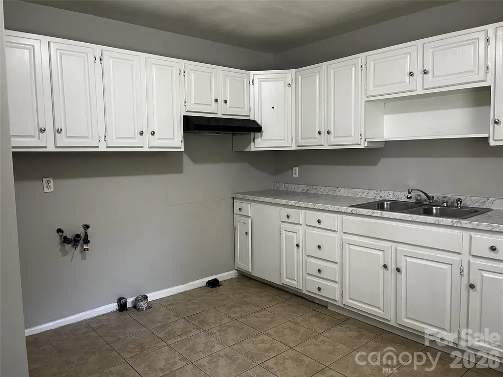 2213 Shamrock Drive Charlotte NC 28205