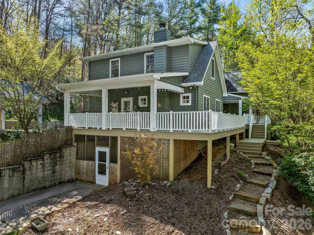 18 Thousand Oaks Boulevard Fairview NC 28730