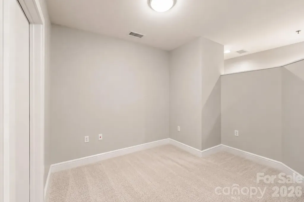 333 W Trade Street Charlotte NC 28202