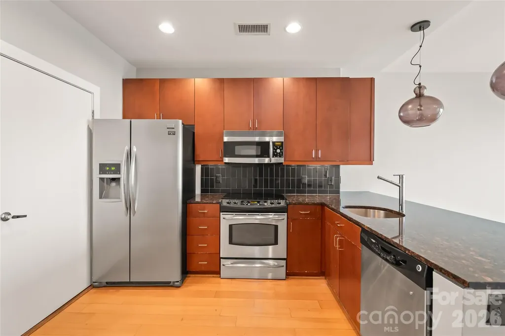 333 W Trade Street Charlotte NC 28202