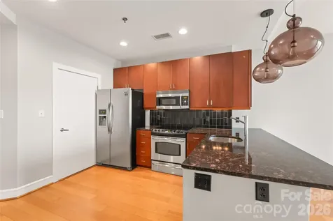 333 W Trade Street Charlotte NC 28202