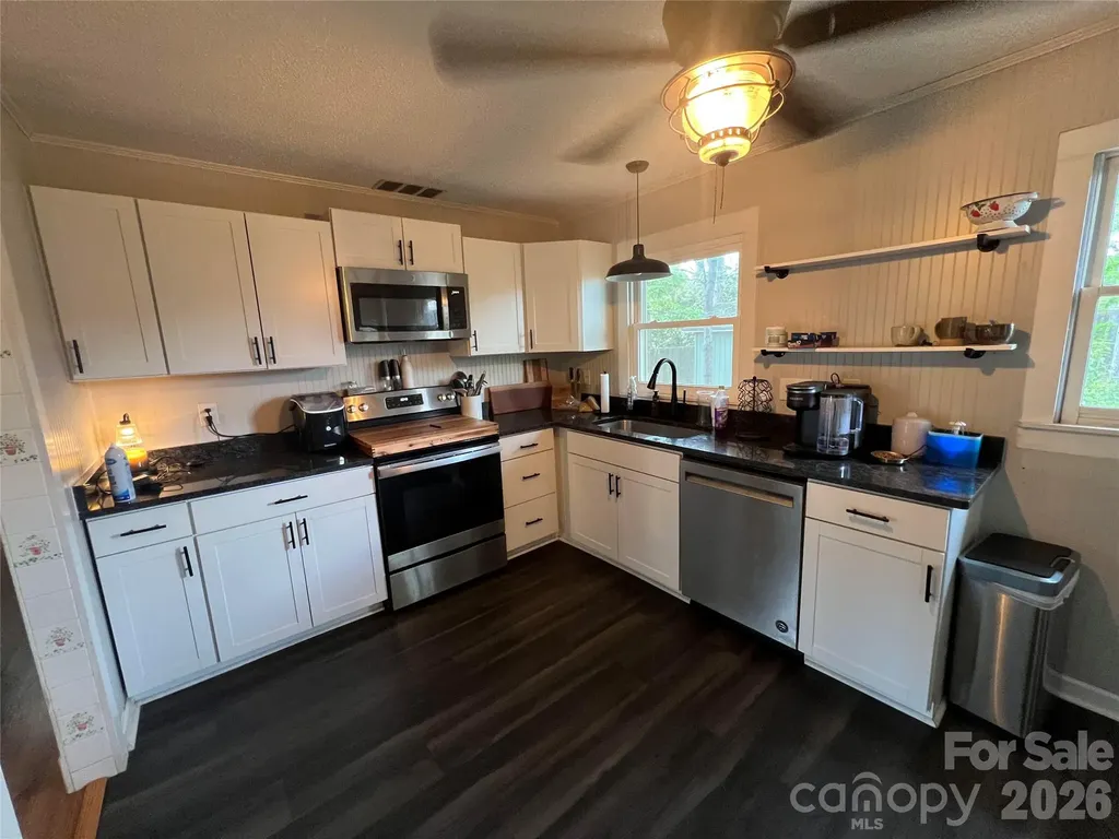 503 N Mauney Avenue Stanley NC 28164