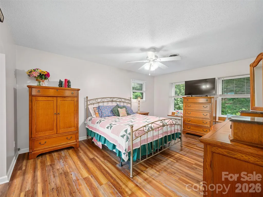 254 Shepard Way Burnsville NC 28714