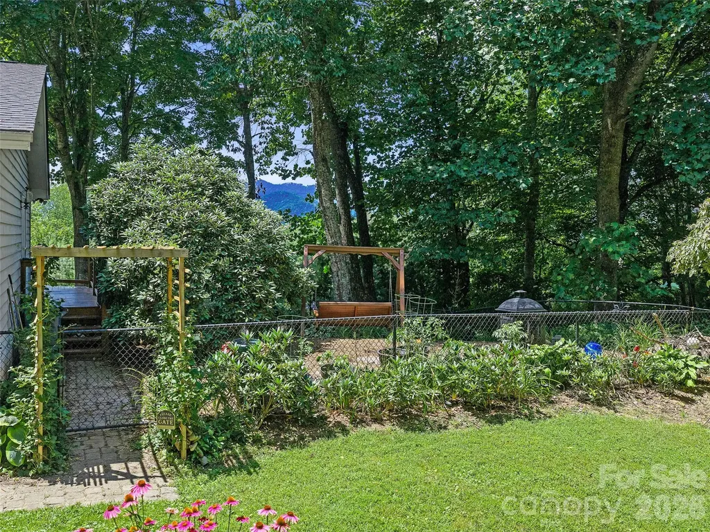 254 Shepard Way Burnsville NC 28714