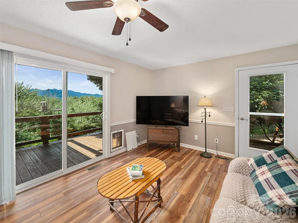 254 Shepard Way Burnsville NC 28714