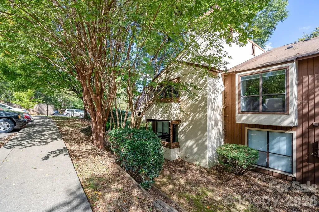 7309 Winery Lane Charlotte NC 28227