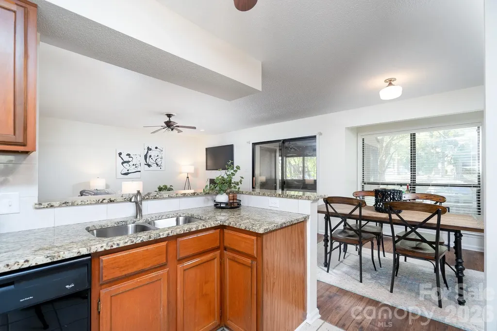 7309 Winery Lane Charlotte NC 28227