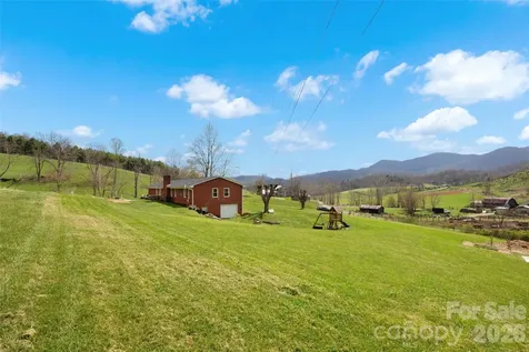 17 Boyd Cove Road Leicester NC 28748