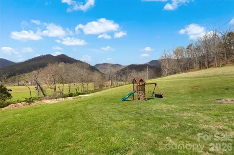 17 Boyd Cove Road Leicester NC 28748