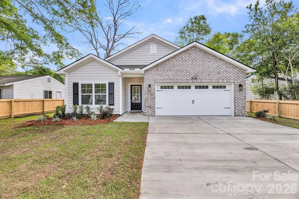 2807 17th Street Court NE Hickory NC 28601