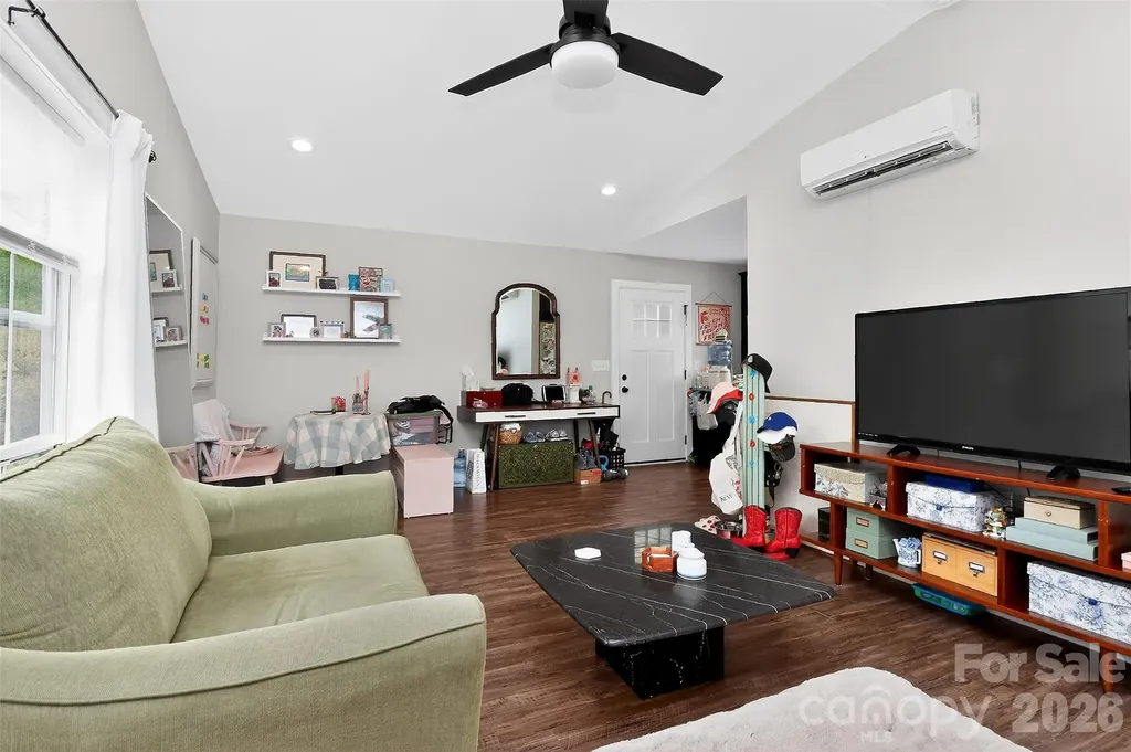 4231 Craig Avenue Charlotte NC 28211