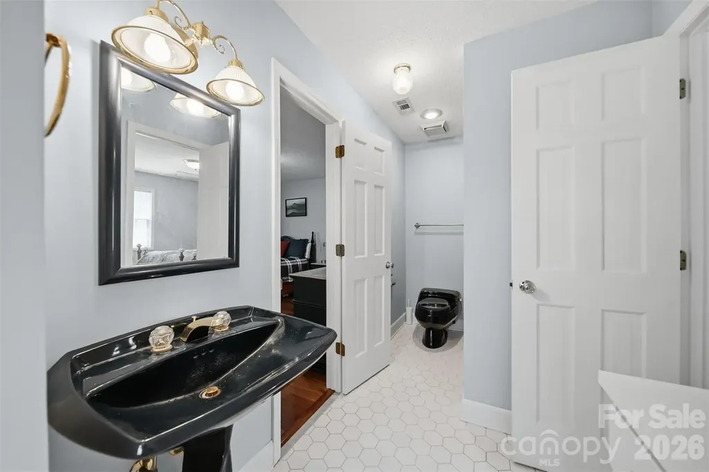 401 Stonecroft Drive Lenoir NC 28645