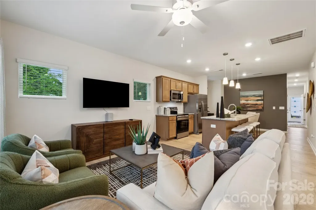 5613 Retledge Street Charlotte NC 28269
