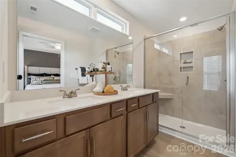5613 Retledge Street Charlotte NC 28269