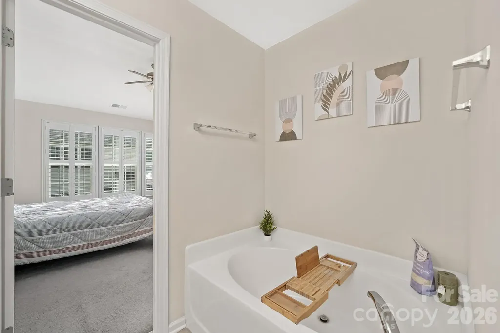 9805 Carson Whitley Avenue Charlotte NC 28277