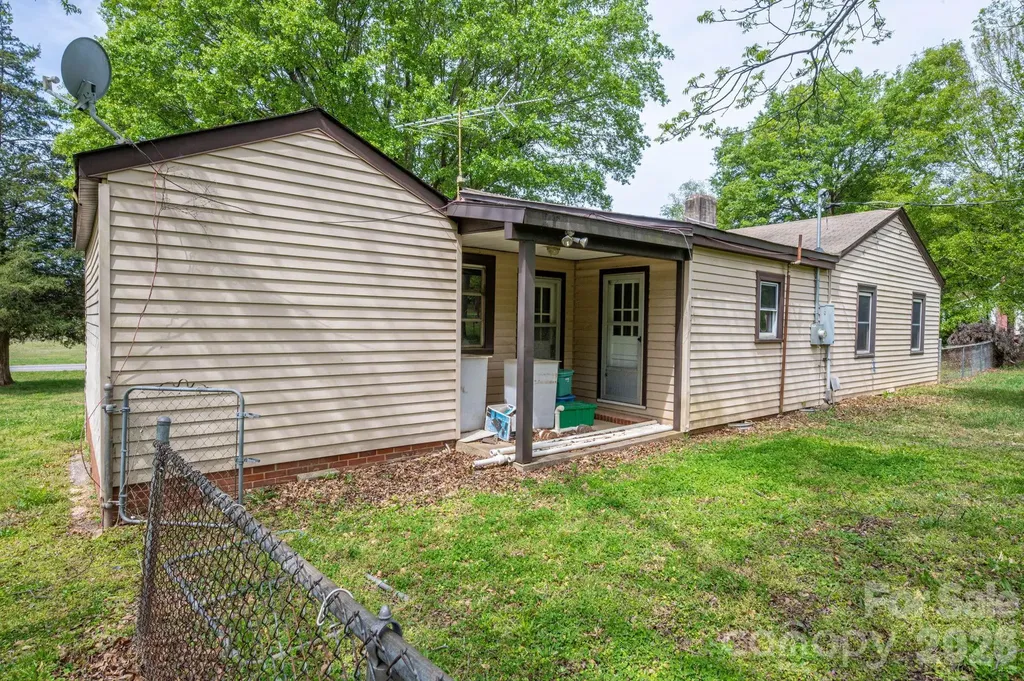 2059 South Point Road Belmont NC 28012