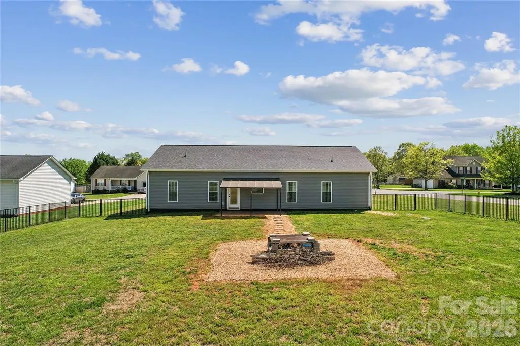 105 E Dundee Court Statesville NC 28625