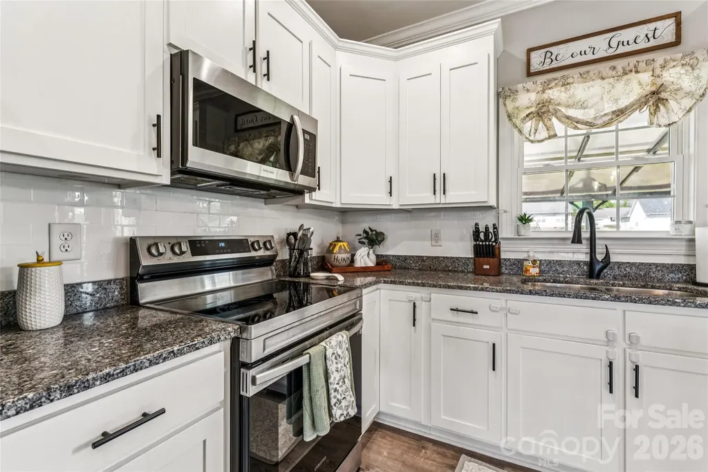 105 E Dundee Court Statesville NC 28625