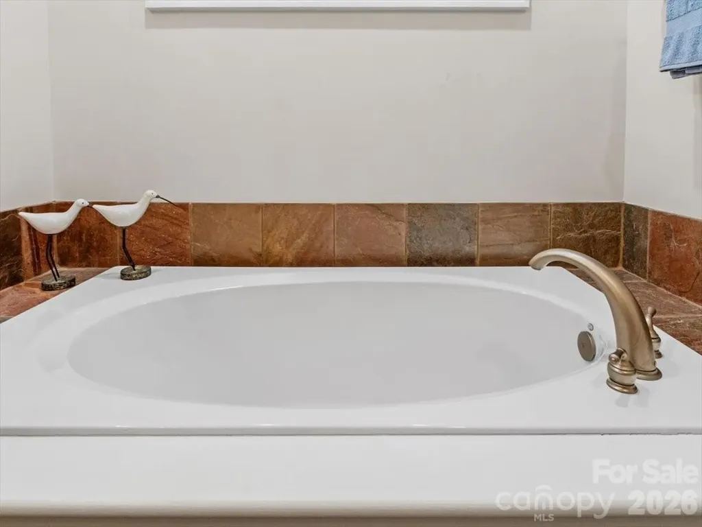 45 Creekside Way Burnsville NC 28714