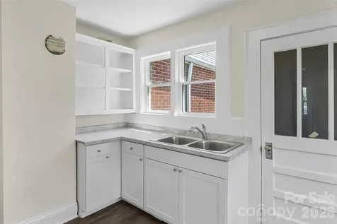 608 E Concord Street Morganton NC 28655