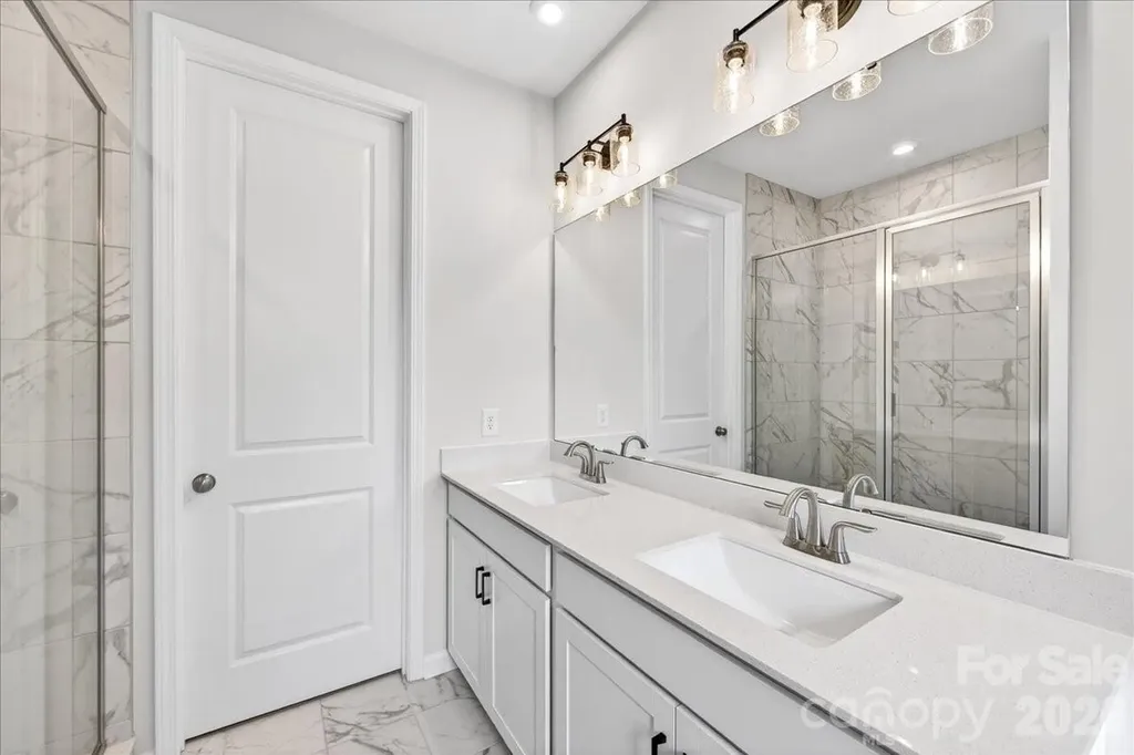 6053 Longar Lane Charlotte NC 28269