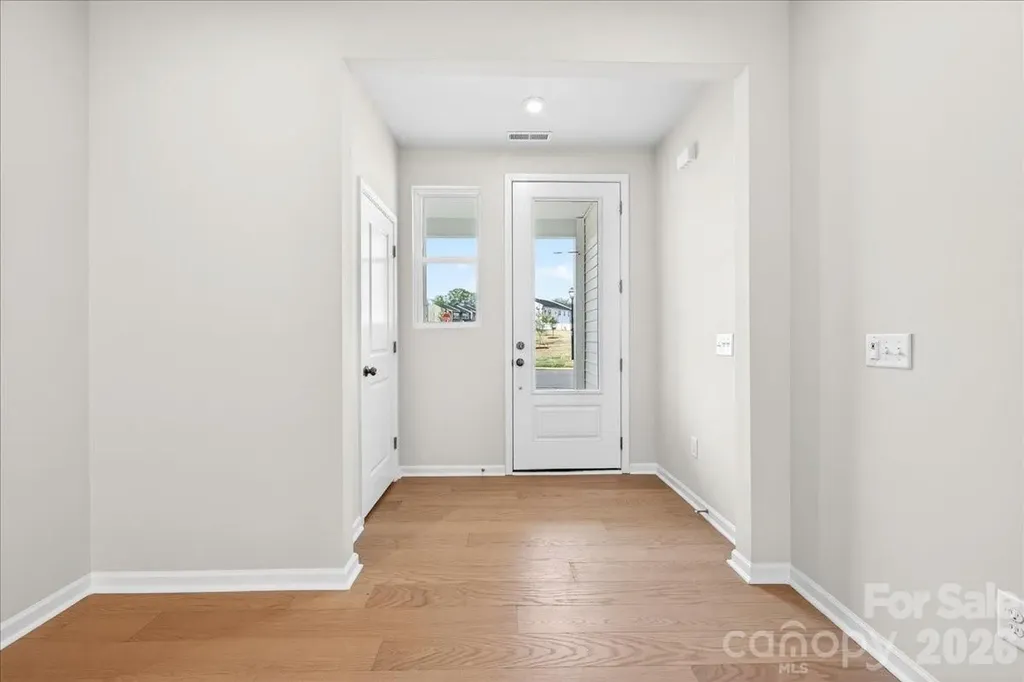 6053 Longar Lane Charlotte NC 28269