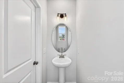6053 Longar Lane Charlotte NC 28269