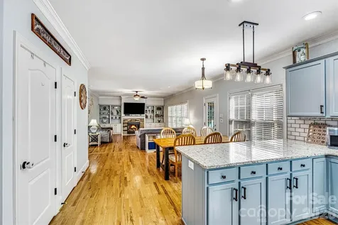 6208 Neptune Drive Denver NC 28037