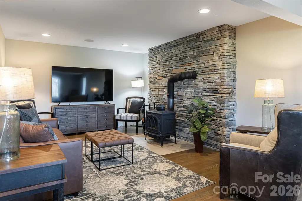83 Cozy Mountain Lane Weaverville NC 28787